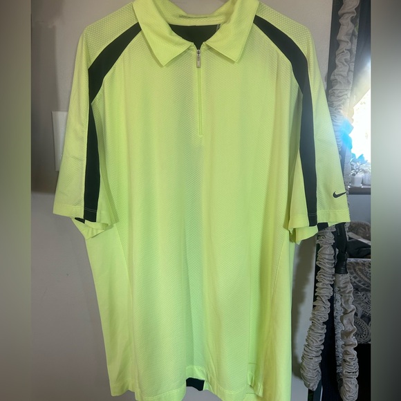 Nike golf shirt - Picture 2 of 2